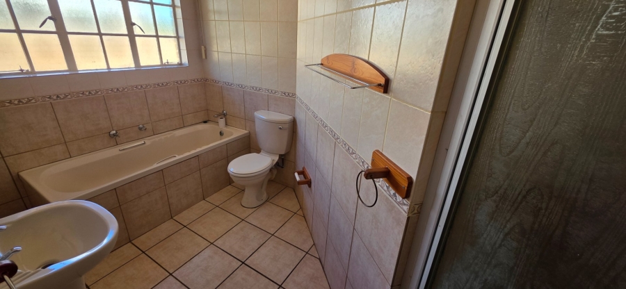 2 Bedroom Property for Sale in Heuwelsig Free State